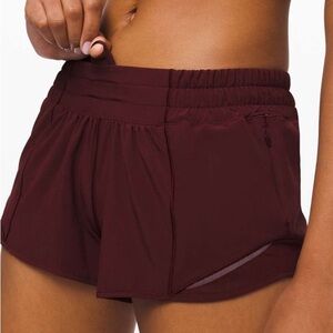 Hotty Hot Low-Rise Lined Short 2.5" Garnet SZ 6 maroon / burgundy